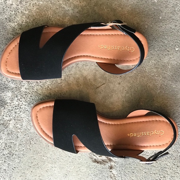 City Class Pillar Black Mini Wedge Comfort Sandal - Picture 6 of 8